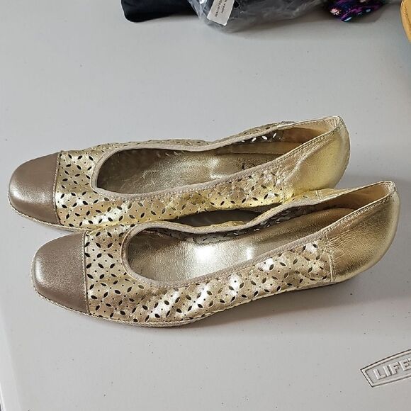 Sesto Meucci Gold and Tan Women's Wedge  Flats 10 - Picture 1 of 12